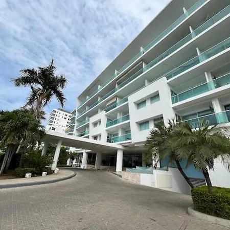 Moderno Apartamento Con Salida Al Mar Apartamento
